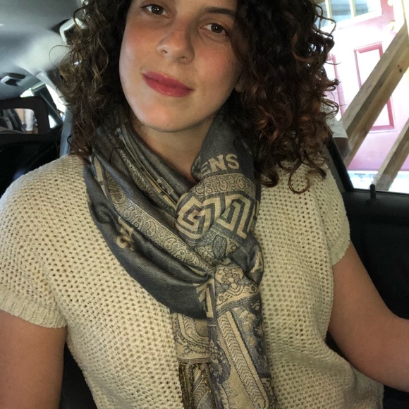 Sweater - Picture 2 of 5